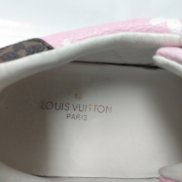 Louis Vuitton TimeOut trainers for women - Picture 10 of 12